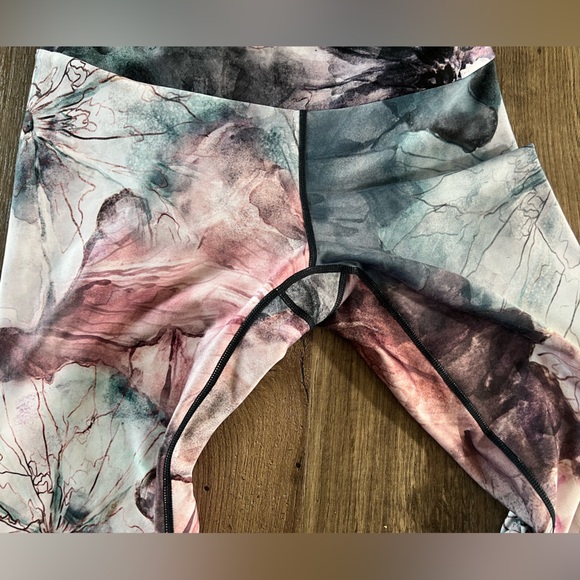 Oraki Flourish Leggings size M - Picture 4 of 4